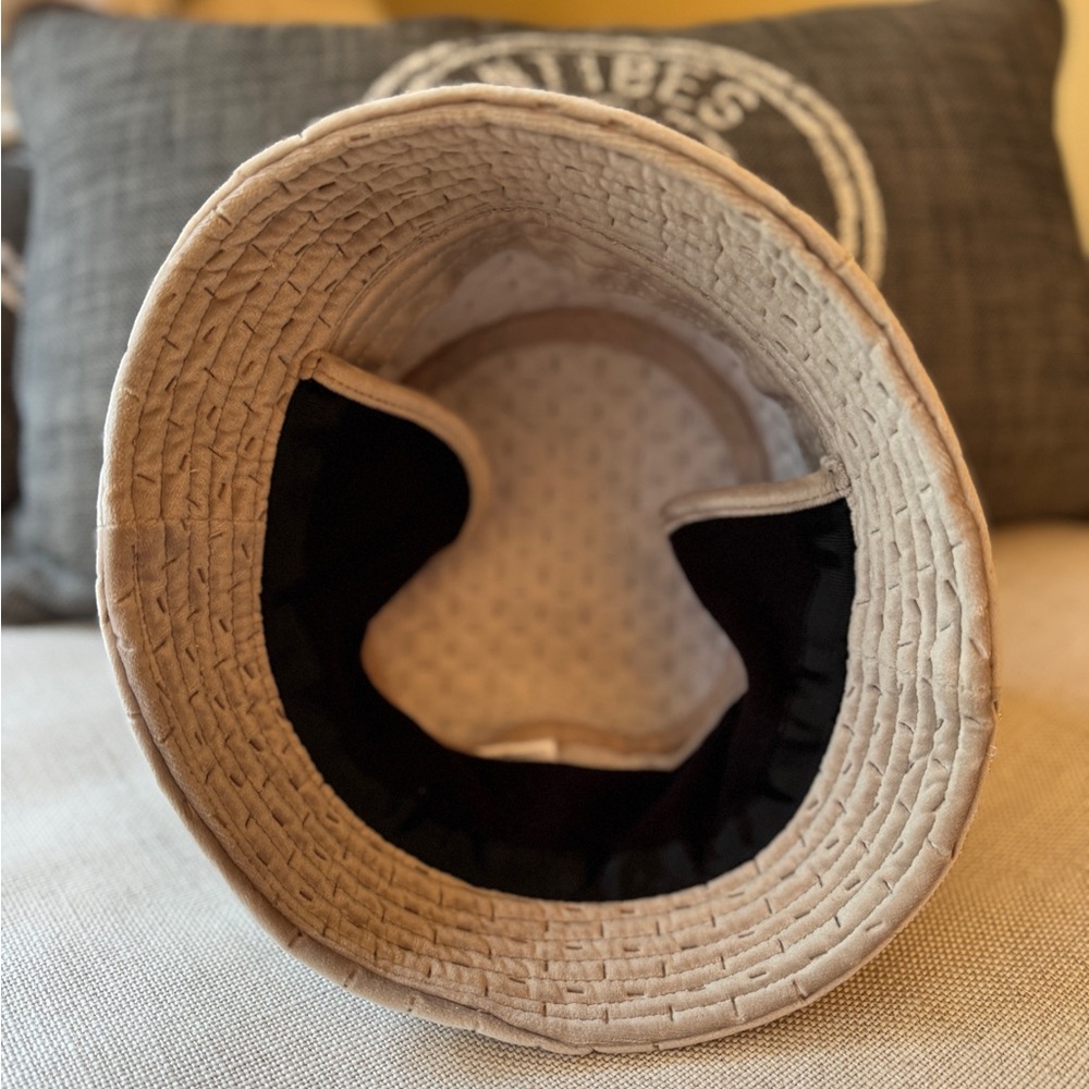 Kangol taupe/beige Bucket Hat - Quilted Velvet - Picture 3 of 4